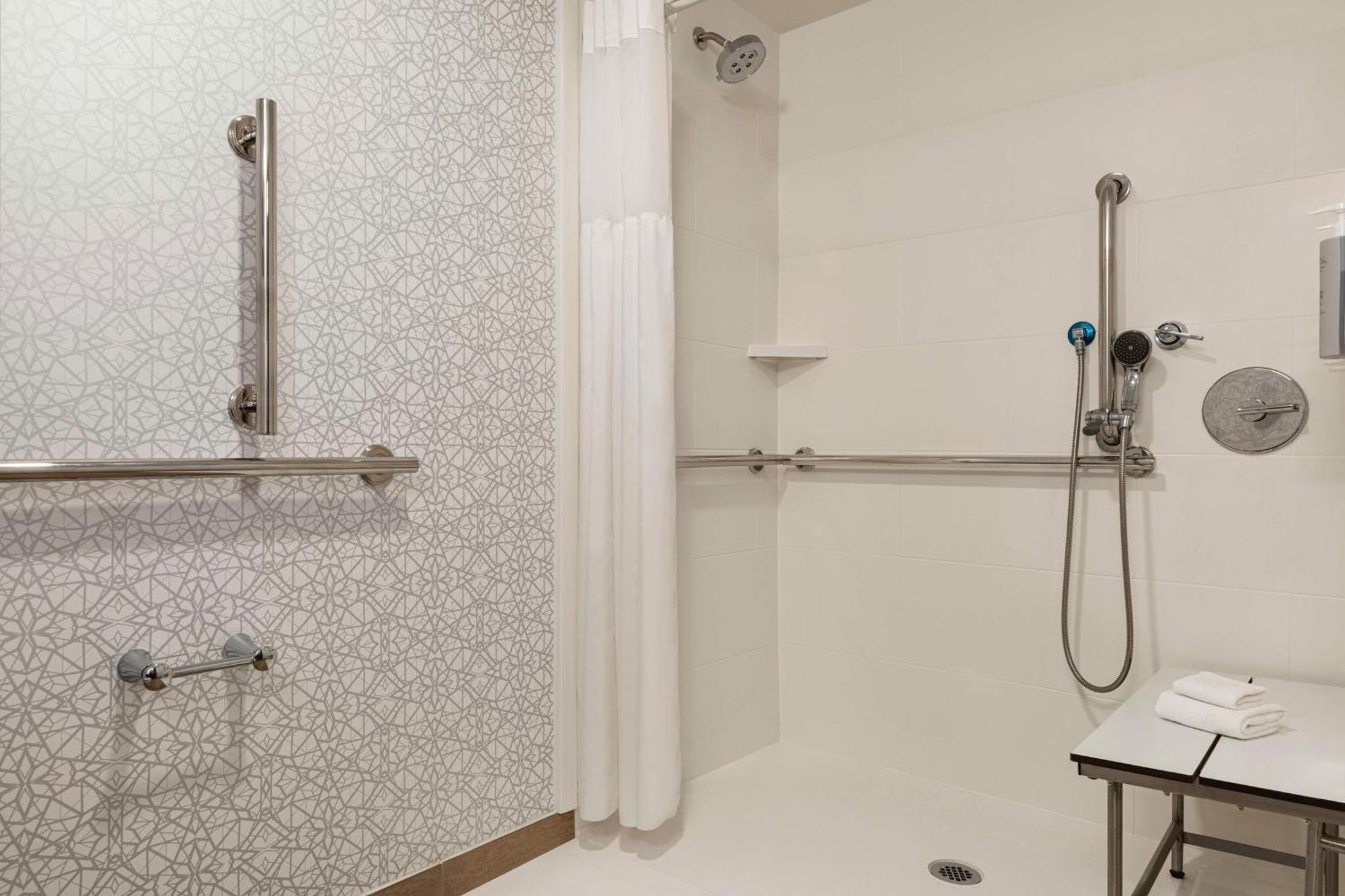 Hampton Inn Waynesboro/Stuarts Draft Fishersville Buitenkant foto